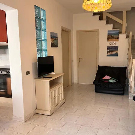 Casa Viola Di Maria Gabriella, San Vito A 25 Minuti Da Costa Rey E Villasimius *